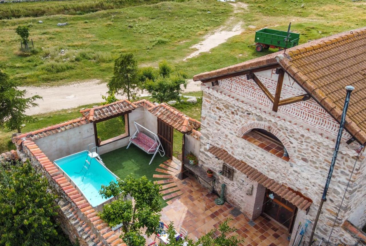 La Casa Del Buho Villa Santa Maria la Real de Nieva Luaran gambar