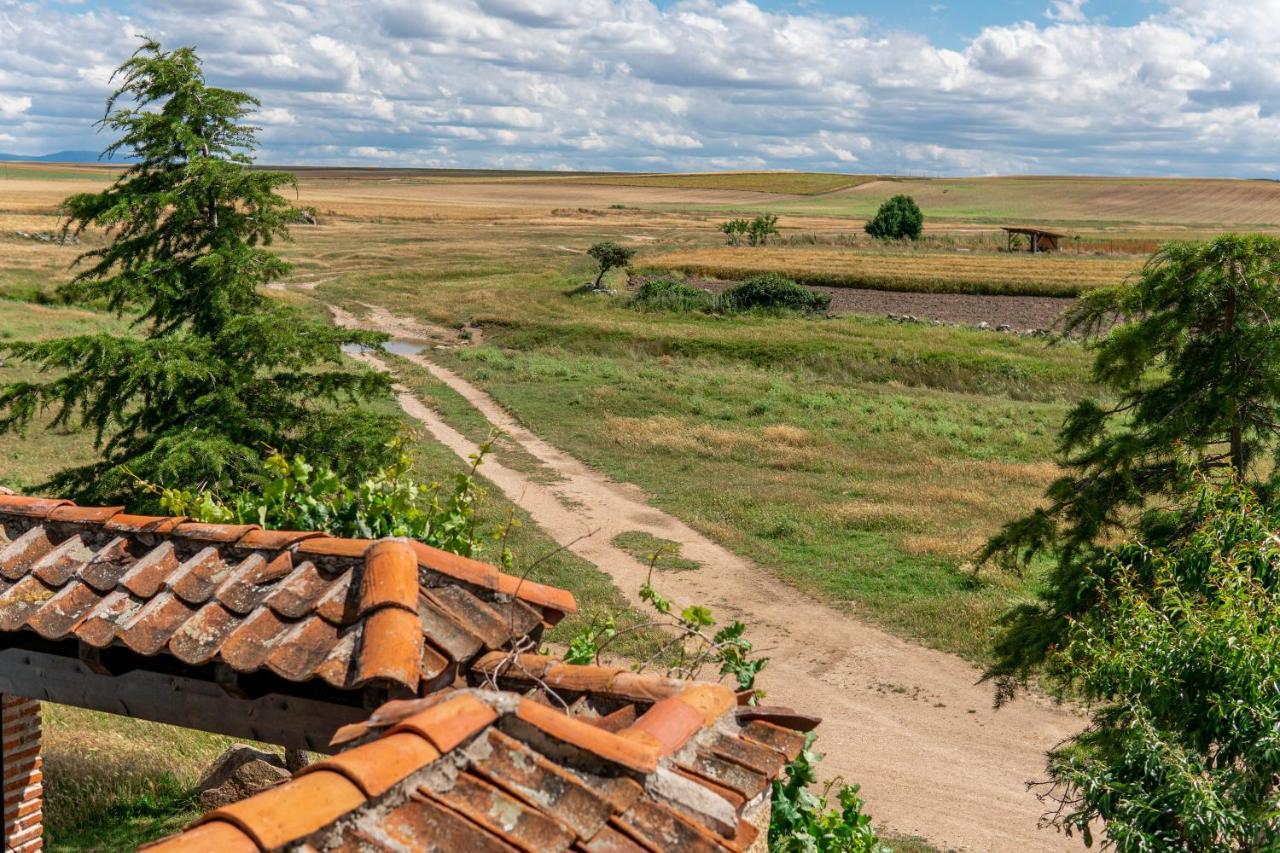 La Casa Del Buho Villa Santa Maria la Real de Nieva Luaran gambar