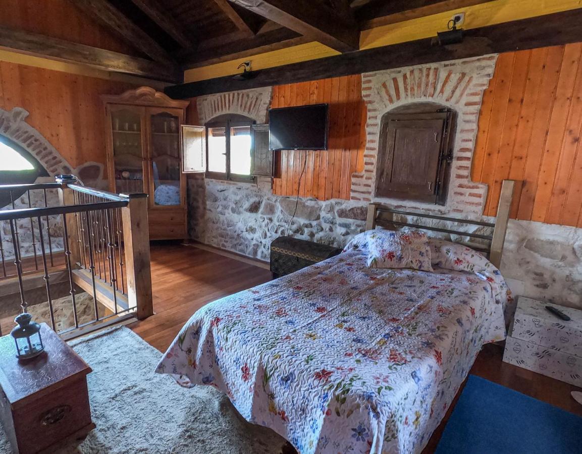 La Casa Del Buho Villa Santa Maria la Real de Nieva Luaran gambar